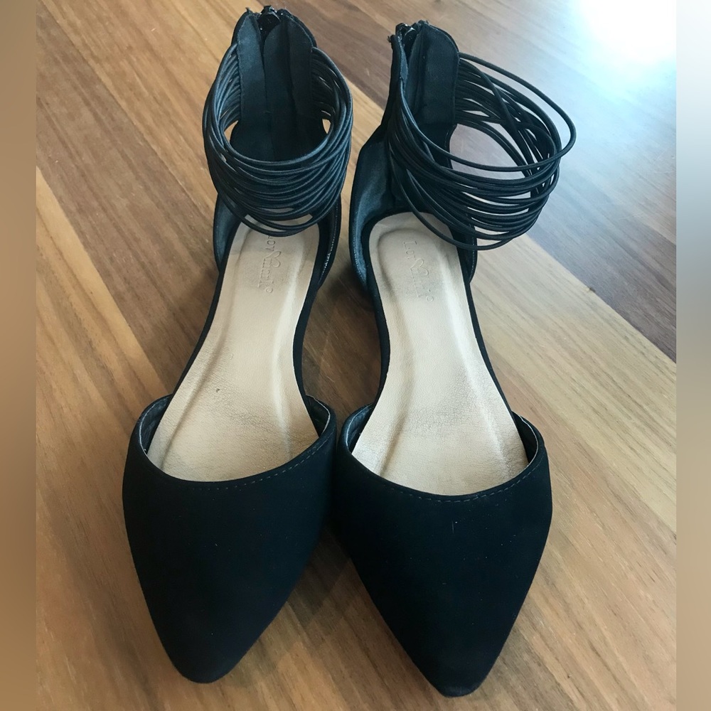 Strappy, Zip-Back Flats 🖤